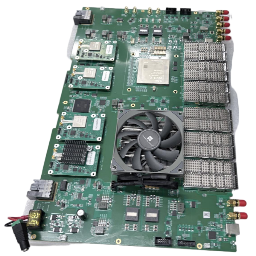 首款～4通道 64G Sa/s高速数据采集卡；支持单通道200G Sa/s；单板8GB存储，支持无限扩展